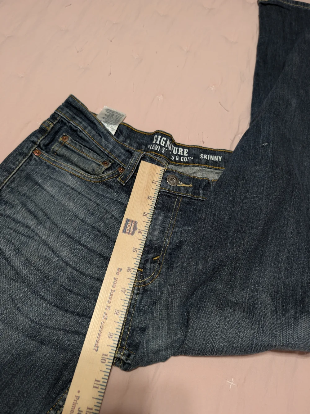 Levis slim straight